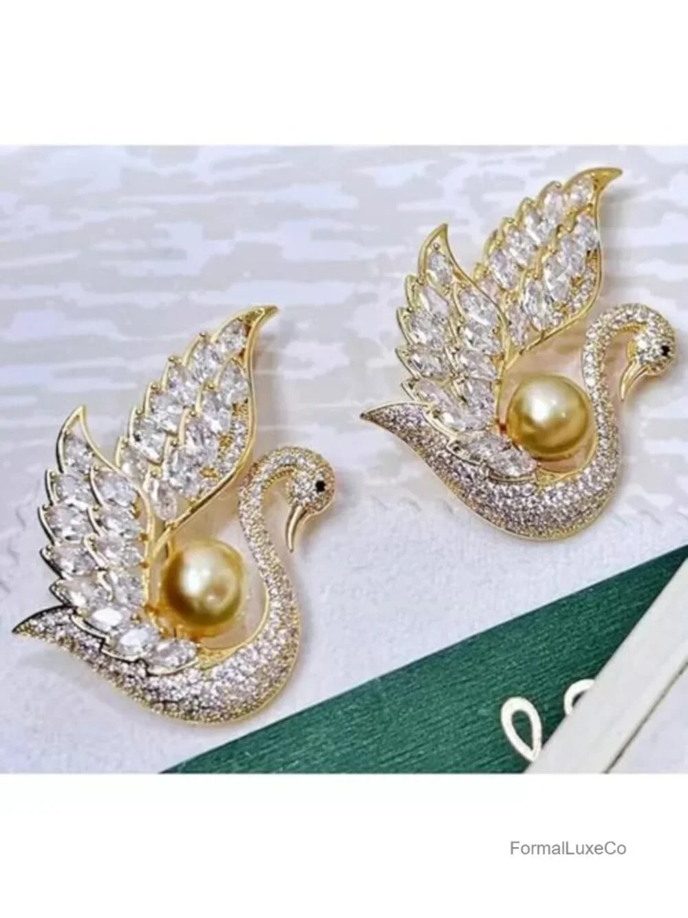 Vintage Swan Brooch Pin Austrian Crystal Rhinestone Lapel Corsage Jewelry